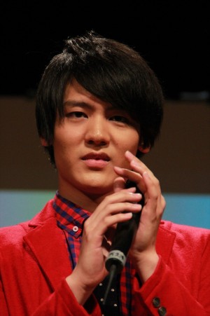 阿久津愼太郎、スペシャルトーク＆ハイタッチ会にて　