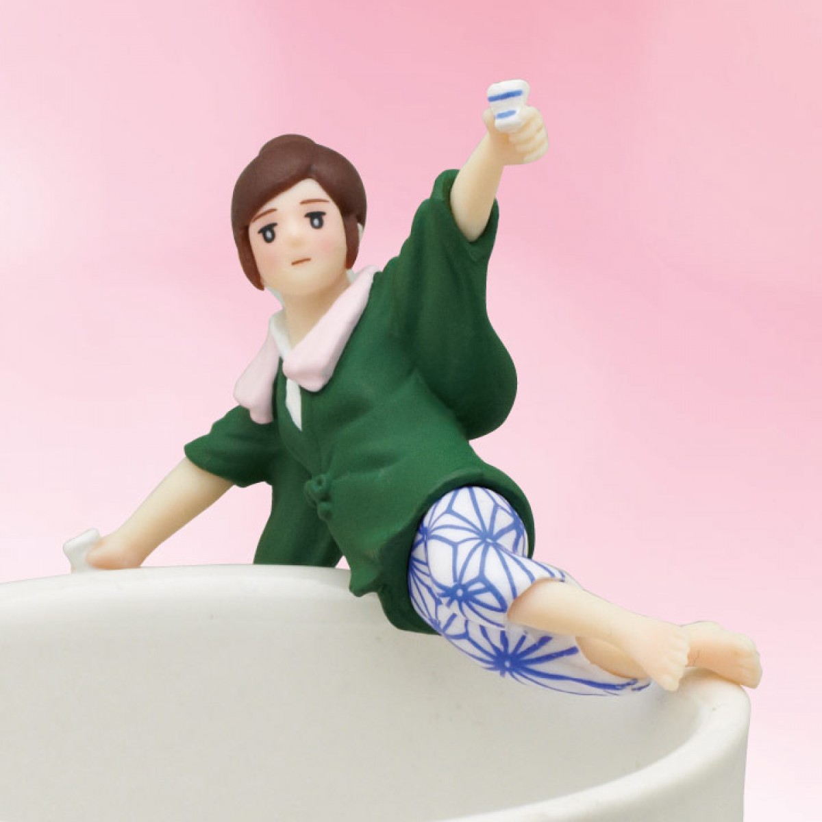 「コップのフチ子」温泉バージョン登場！ バスタオル姿のフチ子にドキッ…