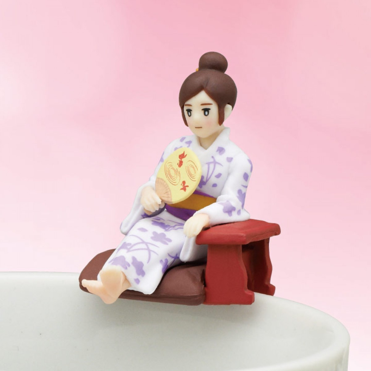 「コップのフチ子」温泉バージョン登場！ バスタオル姿のフチ子にドキッ…