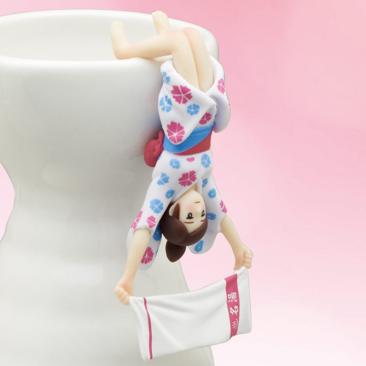 「コップのフチ子」温泉バージョン登場！ バスタオル姿のフチ子にドキッ…