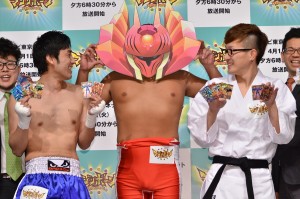 「データカードダス マジンボーン」スペシャルサポーターを務めるお笑いトリオのロバート