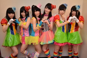 「ゲームガールズ」にインタビュー！（左から桜雪、森カノン、渡辺まあり、桜のどか、立花あんな、窪田美沙）