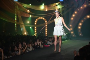 加賀美レイナ、雑誌『sweet』15周年記念イベント