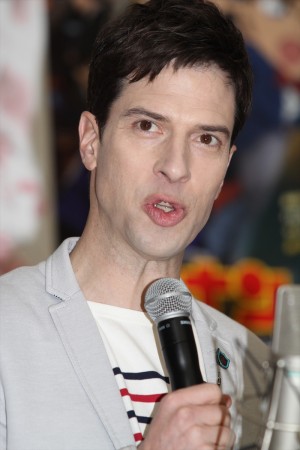 映画『名探偵コナン 異次元の狙撃手』公開アフレコでのパトリック。