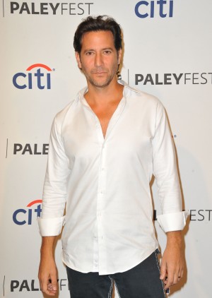 デズモンド役のヘンリー・イアン・キュージック、10周年記念イベントで『LOST』のキャストが集結