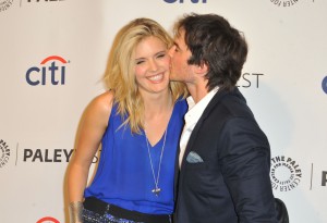 シャノン役のマギー・グレイスとブーン役のイアン・サマーハルダー