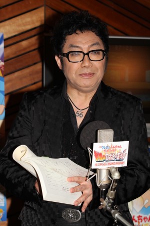 前作に続き2年連続での声優参加となった頑馬博士役のコロッケ