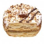 ミスタードーナツの新商品「Mr.CroissantDonut」ホワイトチョコ＆キャラメルホイップ