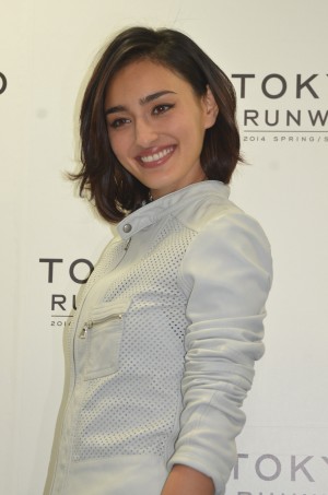 『東京ランウェイ2014春夏』に出演した長谷川潤