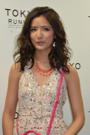 『東京ランウェイ2014春夏』に出演したE‐girls・藤井萩花