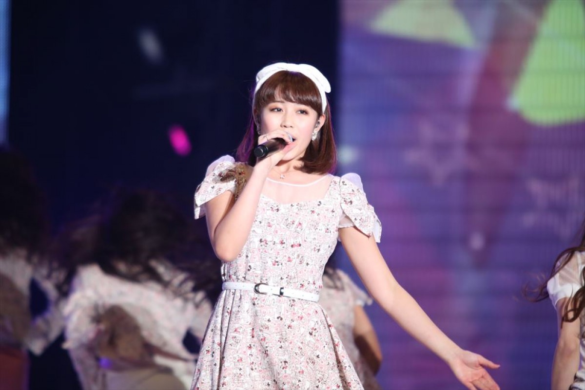 E‐girls、ランウェイに緊張！パフォーマンスに大歓声　＜東京ランウェイ2014春夏＞