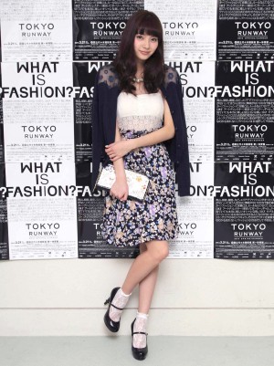 『東京ランウェイ 2014 SPRING／SUMMER』ステージ直後の新川優愛を直撃！