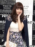 『東京ランウェイ 2014 SPRING／SUMMER』ステージ直後の新川優愛を直撃！