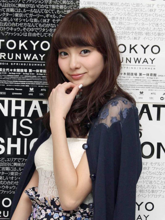 『東京ランウェイ 2014 SPRING／SUMMER』ステージ直後の新川優愛を直撃！