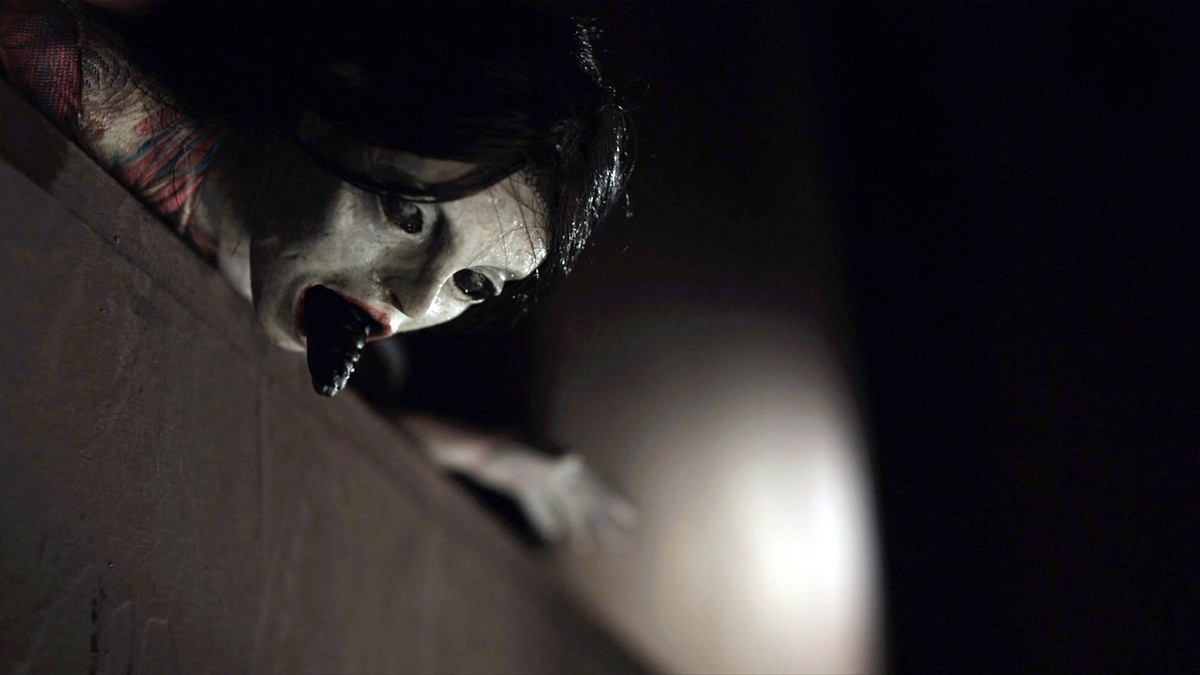 そういえば『パペット・マスター』(写真)というホラー映画で、口からヒルを出す人形がいましたね…