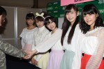 フォトブック発売記念握手会イベントを行ったJuice＝Juice