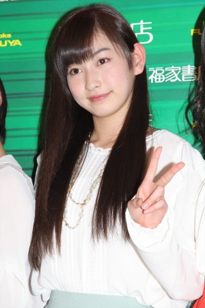 フォトブック発売記念握手会イベントを行ったJuice＝Juice・植村あかり