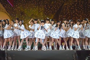 国立競技場で初の単独ライブを行ったAKB48　