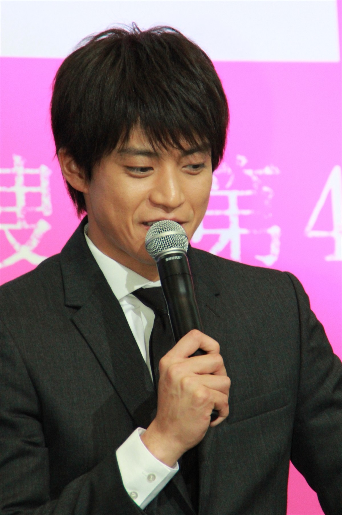 小栗旬、青木崇高との仲良しぶりに共演者から嫉妬？　波瑠「疎外感を感じてます」