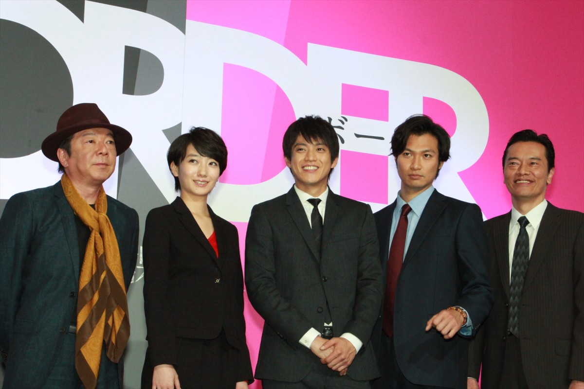 小栗旬、青木崇高との仲良しぶりに共演者から嫉妬？　波瑠「疎外感を感じてます」
