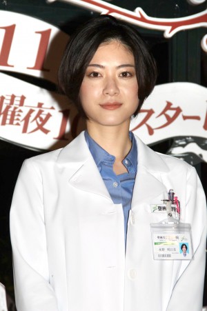 『アリスの棘』完成披露試写会に登場した、上野樹里