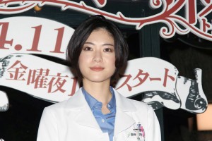 『アリスの棘』完成披露試写会に登場した、上野樹里