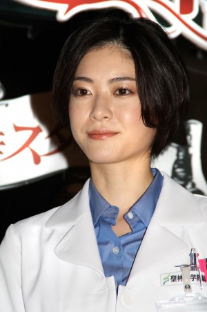 『アリスの棘』完成披露試写会に登場した、上野樹里