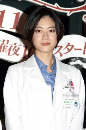 『アリスの棘』完成披露試写会に登場した、上野樹里