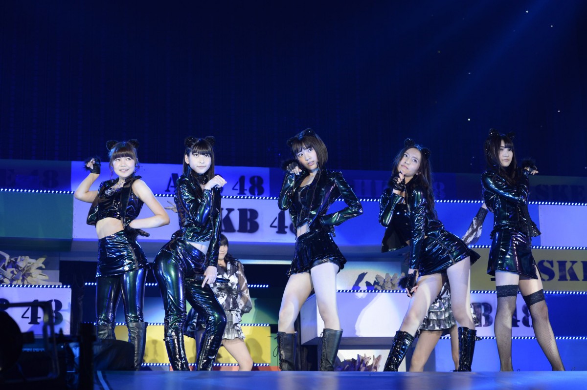 HKT48、さいたまスーパーアリーナ単独公演最速記録　移籍組の中西・谷は号泣
