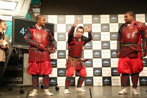『47RONIN』DVD＆ブルーレイ発売記念イベント　アントニー（マテンロウ）、リロイ太郎（ドラッパ）、あわよくば（ファビアン）
