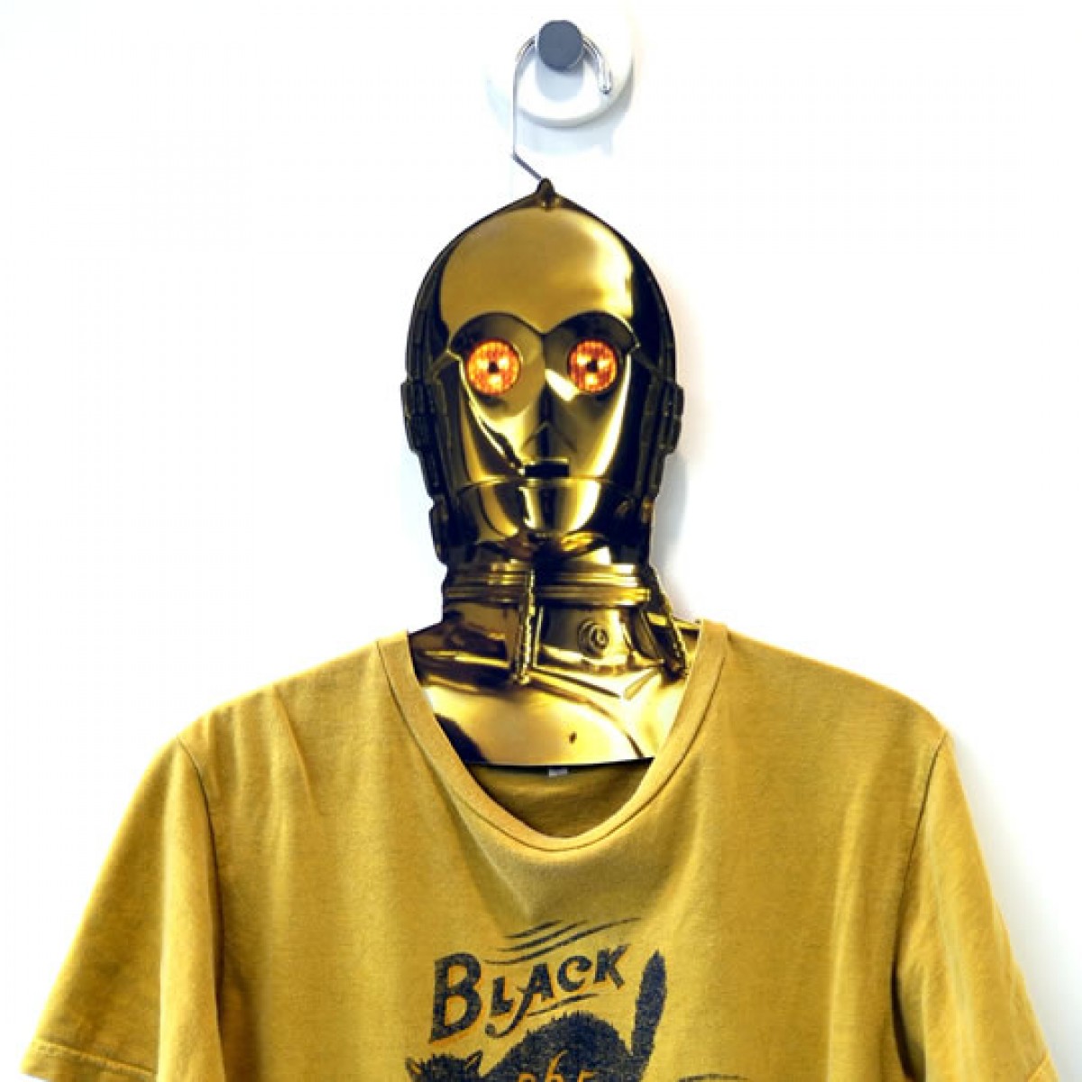 『スター・ウォーズ』木製ハンガー発売　ダース・ベイダーやヨーダの存在感ハンパない