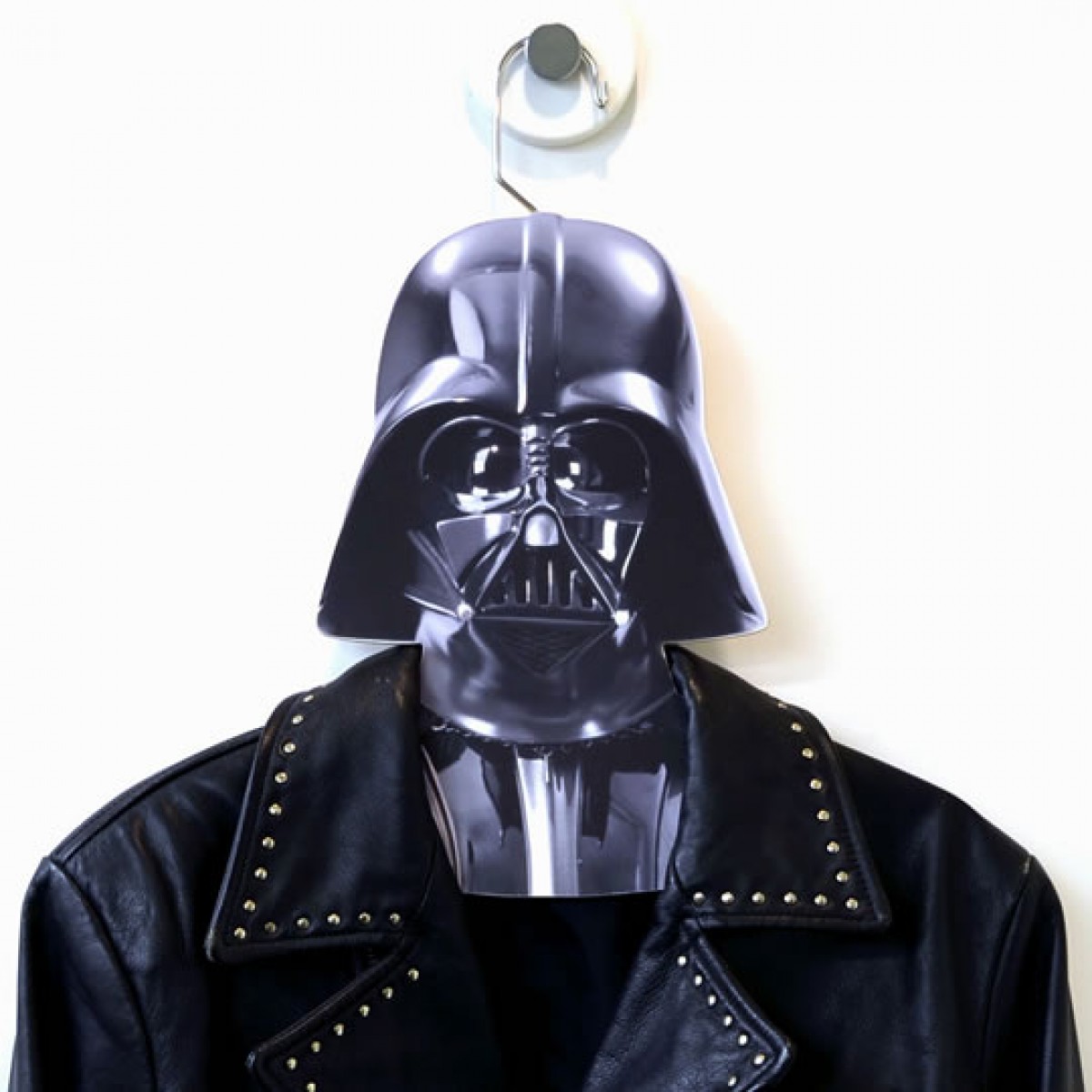 『スター・ウォーズ』木製ハンガー発売　ダース・ベイダーやヨーダの存在感ハンパない