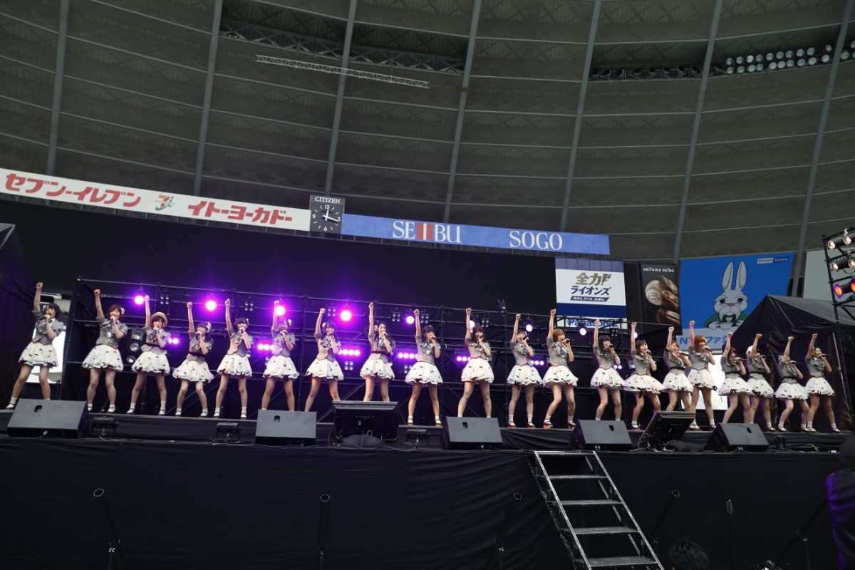 乃木坂46交換留学生の生駒里奈、AKB48新チームBで初パフォーマンス披露！