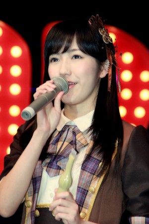 「大人AKB48」メンバー披露に登場した渡辺麻友