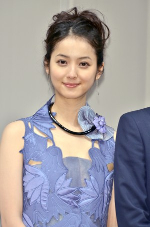 佐々木希、『ファースト・クラス』制作発表会見にて