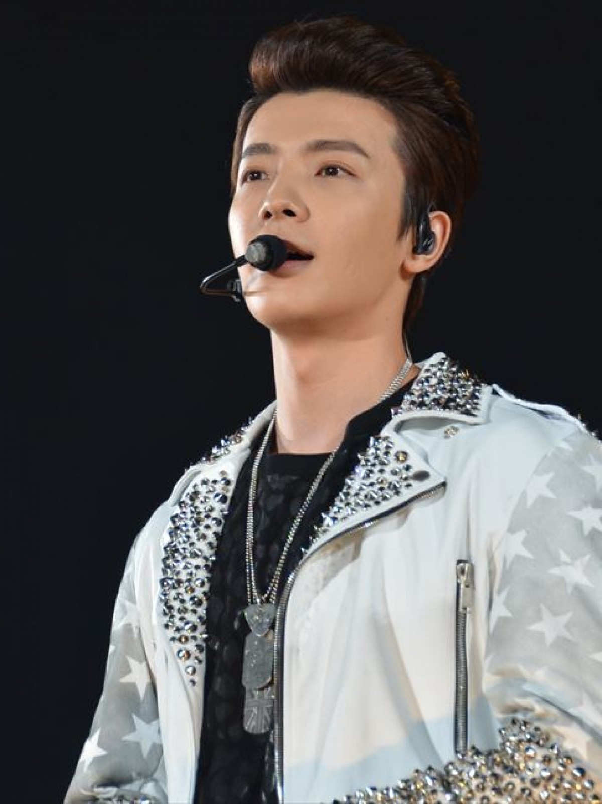 SUPER JUNIOR ドンへ＆ウニョク、ノリノリパフォーマンスで魅了！　＜GirlsAward 2014春夏＞