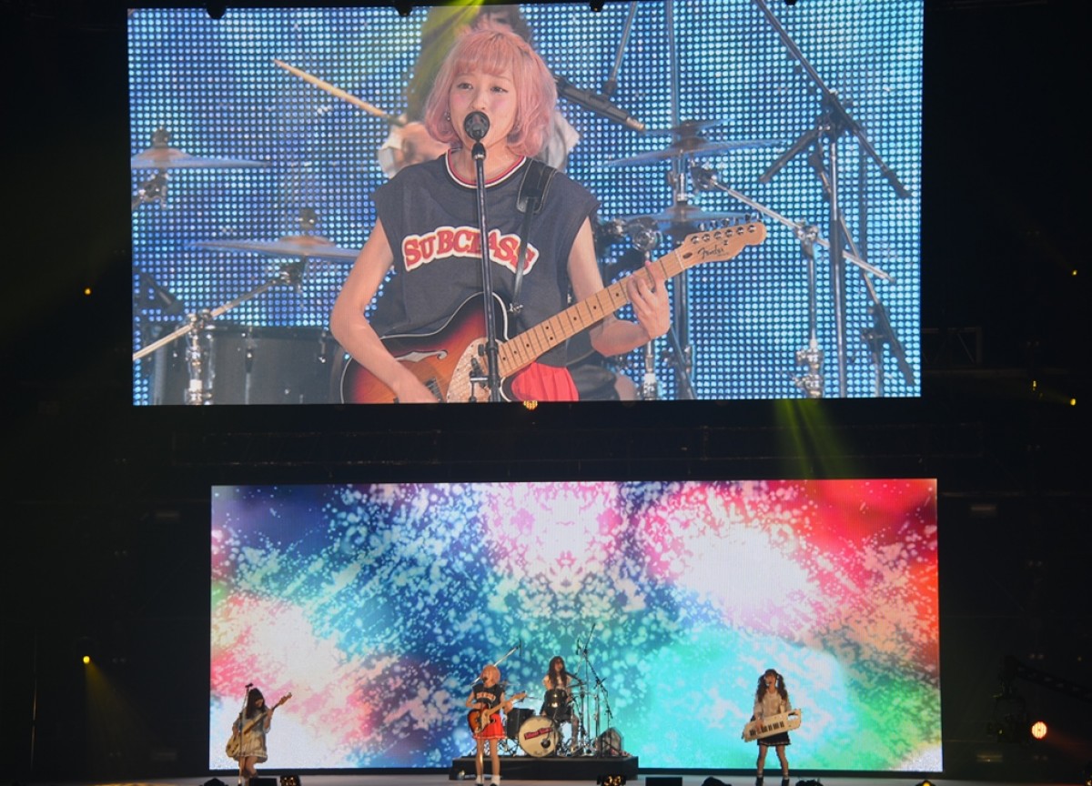 <GirlsAward 2014春夏>のステージで熱唱したSilent Siren
