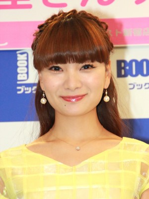 エッセイ『美ブス婚～最下位娘。の婚活物語～』発売記念イベントを行った保田圭