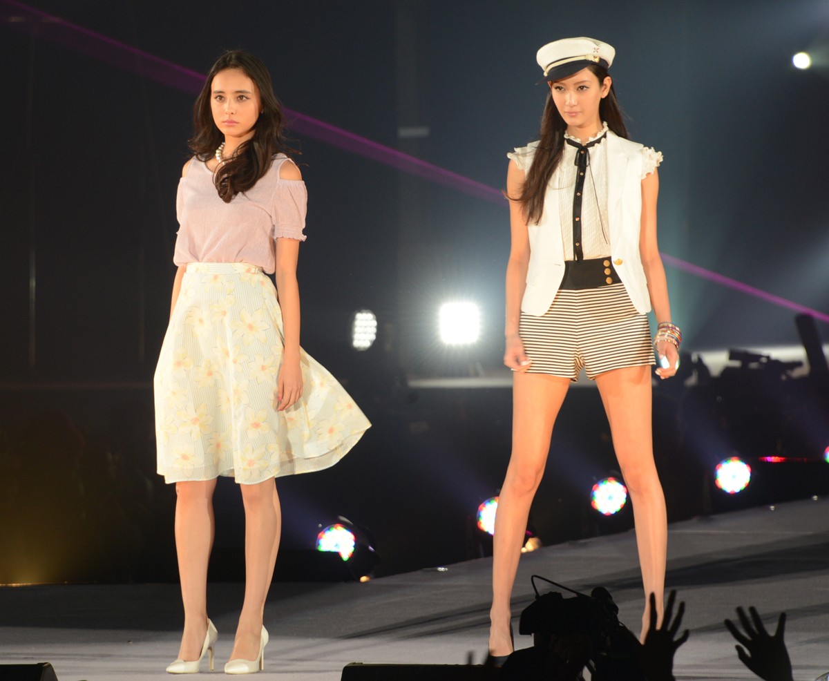 佐々木希サプライズ登場、「悪い佐々木です！」ドラマをアピール＜GirlsAward 2014春夏＞