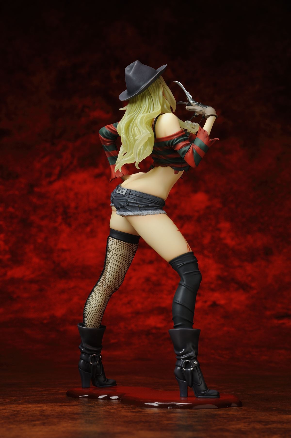 セクシーすぎる殺人鬼!? 「フレディ・クルーガー」フィギュア発売決定