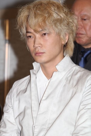 綾野剛、舞台『太陽2068』製作発表会見にて