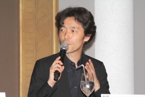 『万能鑑定士Q －モナ・リザの瞳－』完成披露会見に登壇した佐藤信介監督