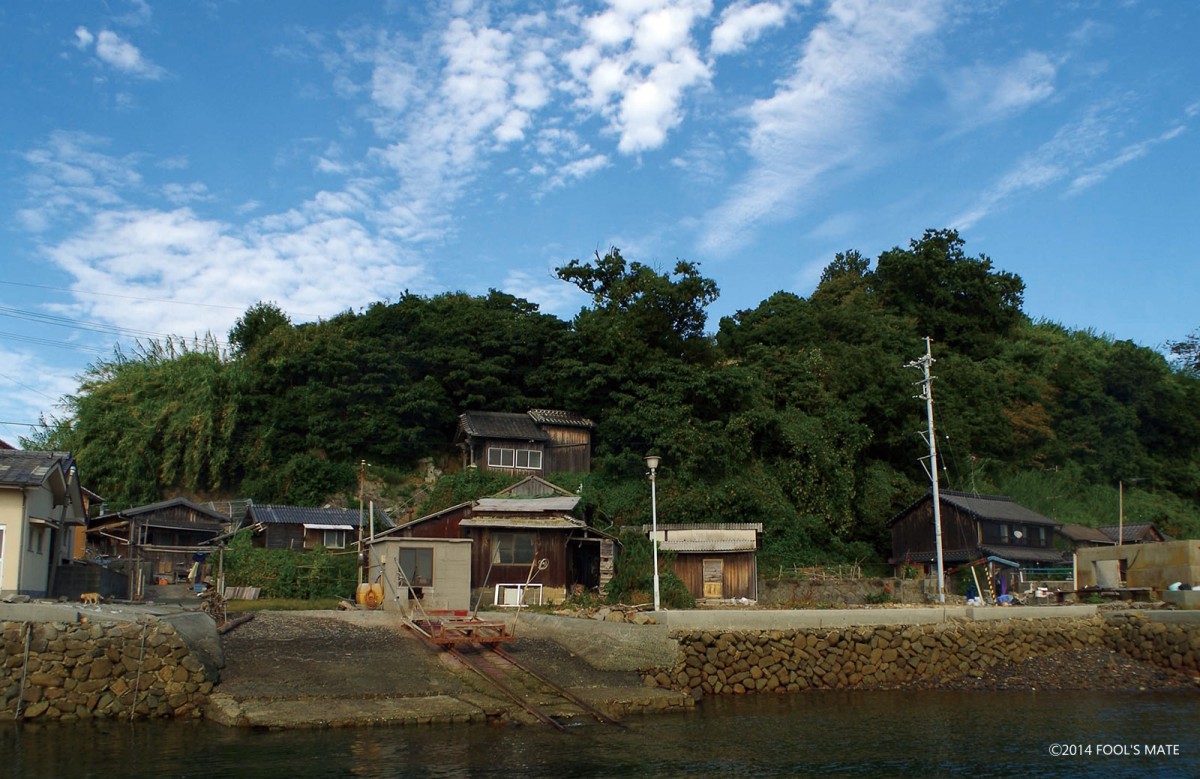 ネットで話題!! 200匹の猫の島を写した写真集『猫島』発売