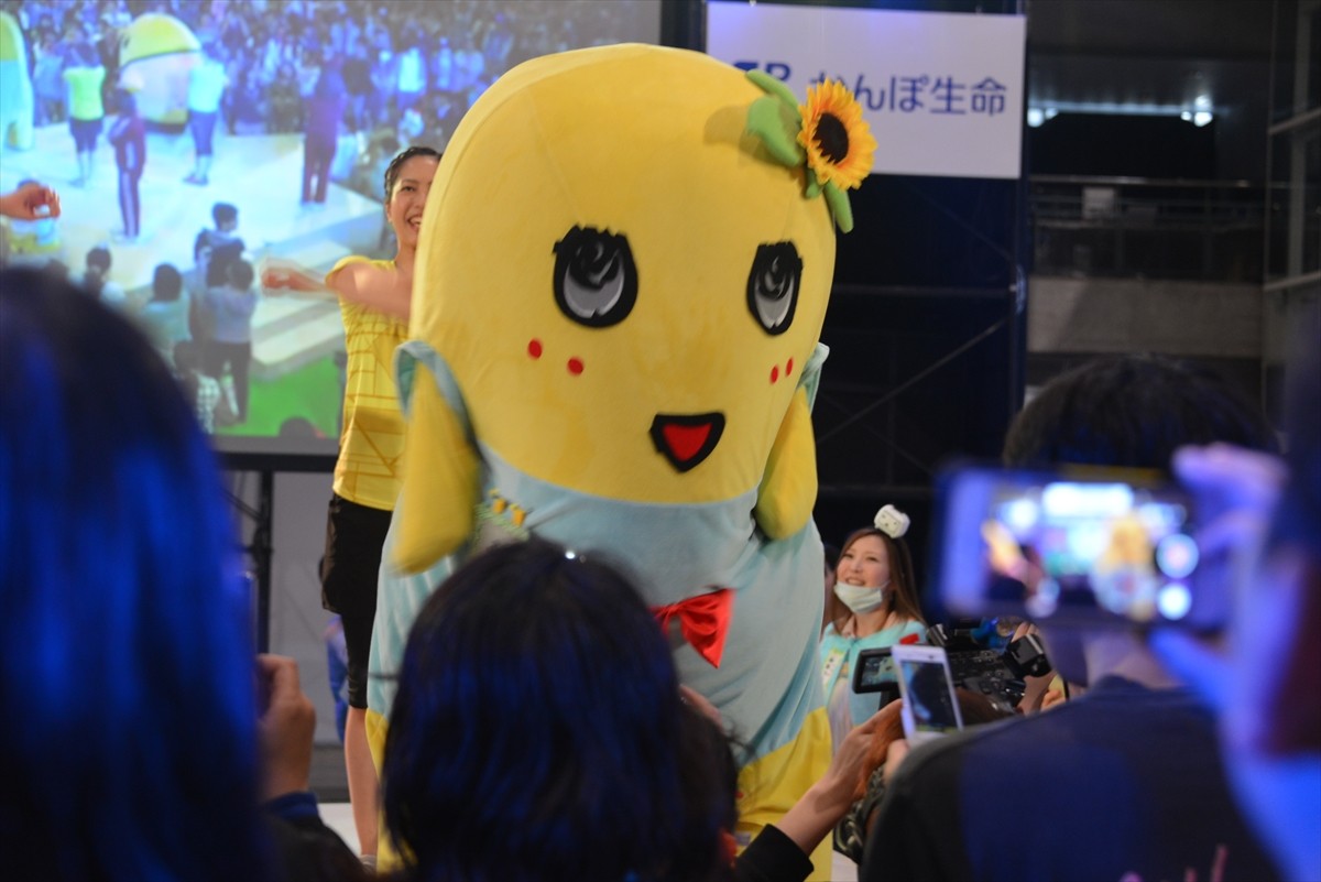 ニコニコ超会議3に行ってみたフォト特集！コンパニオン・ふなっしー・進撃の巨人まで