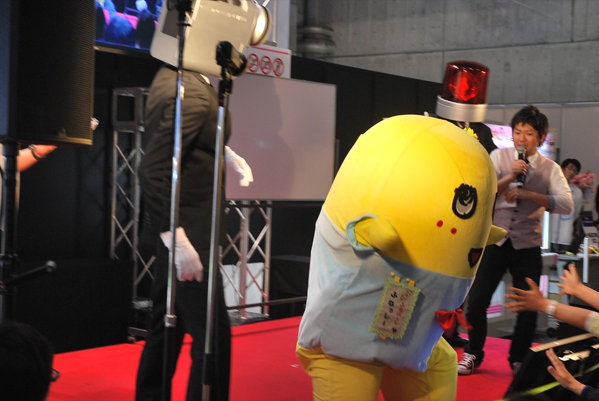 ニコニコ超会議3に行ってみたフォト特集！コンパニオン・ふなっしー・進撃の巨人まで