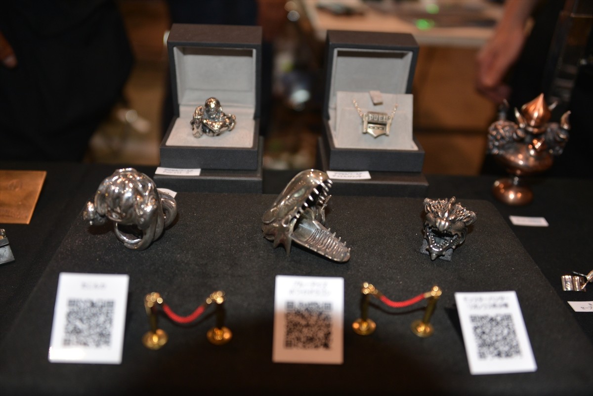 ニコニコ超会議3に行ってみたフォト特集！コンパニオン・ふなっしー・進撃の巨人まで