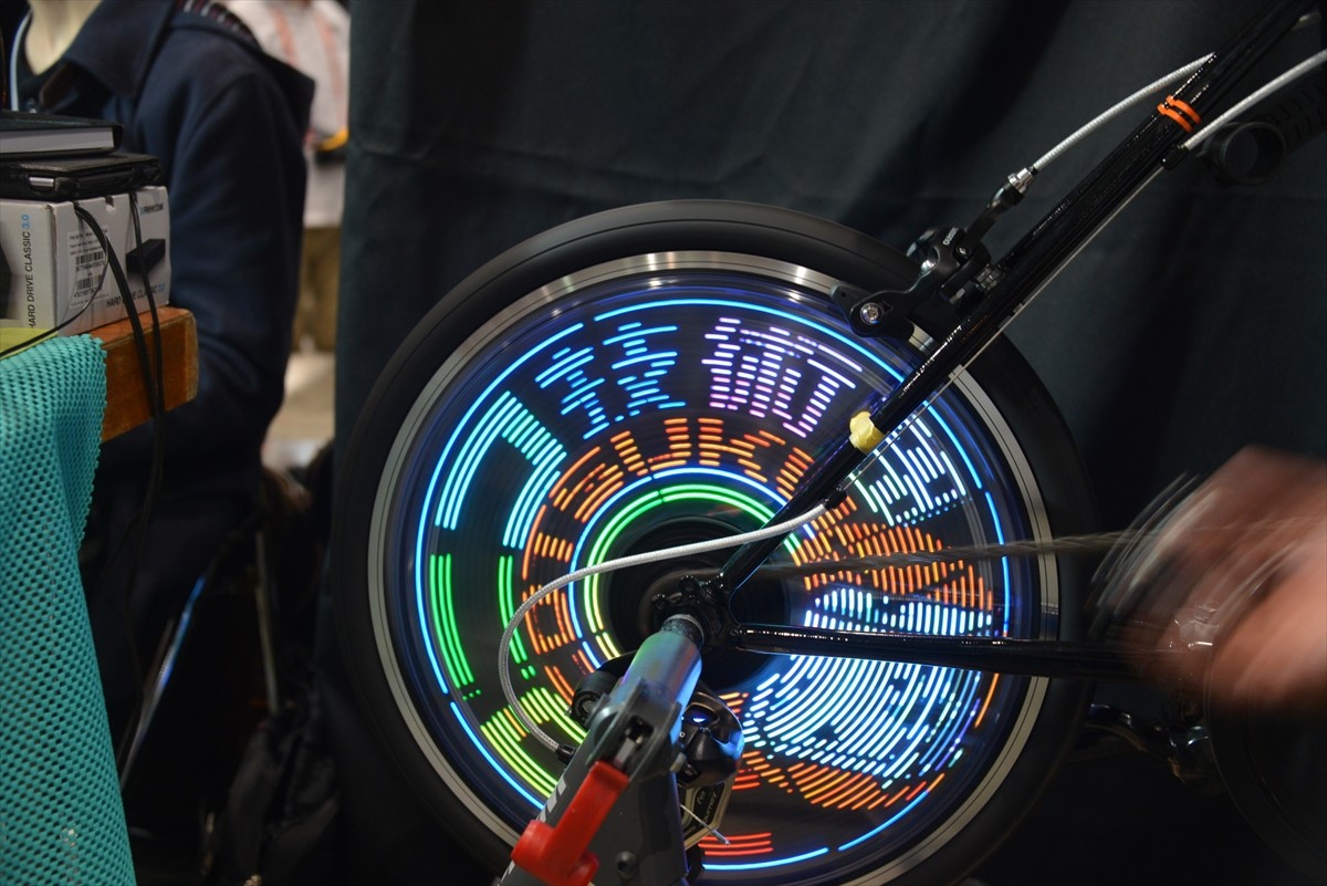 ニコニコ超会議3に行ってみたフォト特集！コンパニオン・ふなっしー・進撃の巨人まで