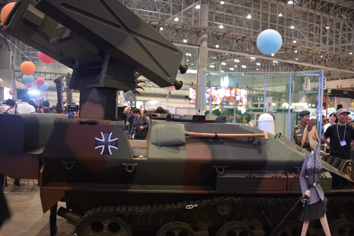 ニコニコ超会議3に行ってみたフォト特集！コンパニオン・ふなっしー・進撃の巨人まで