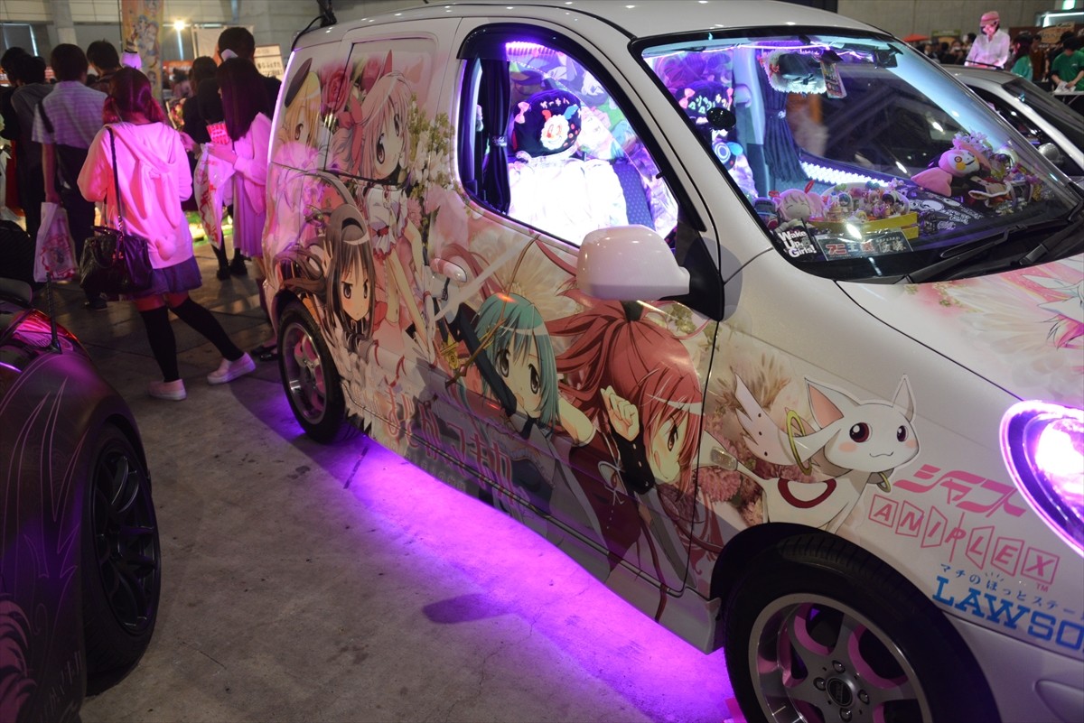 ニコニコ超会議3に行ってみたフォト特集！コンパニオン・ふなっしー・進撃の巨人まで