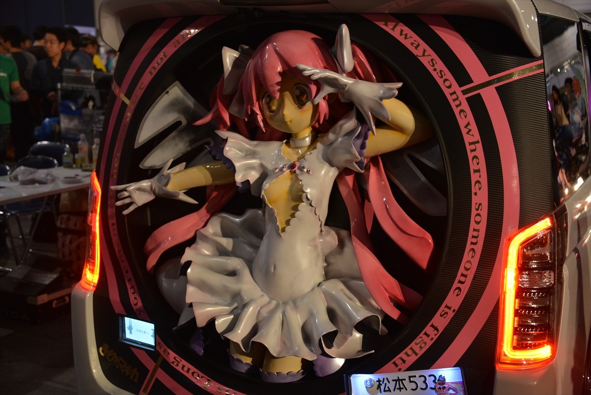 ニコニコ超会議3に行ってみたフォト特集！コンパニオン・ふなっしー・進撃の巨人まで